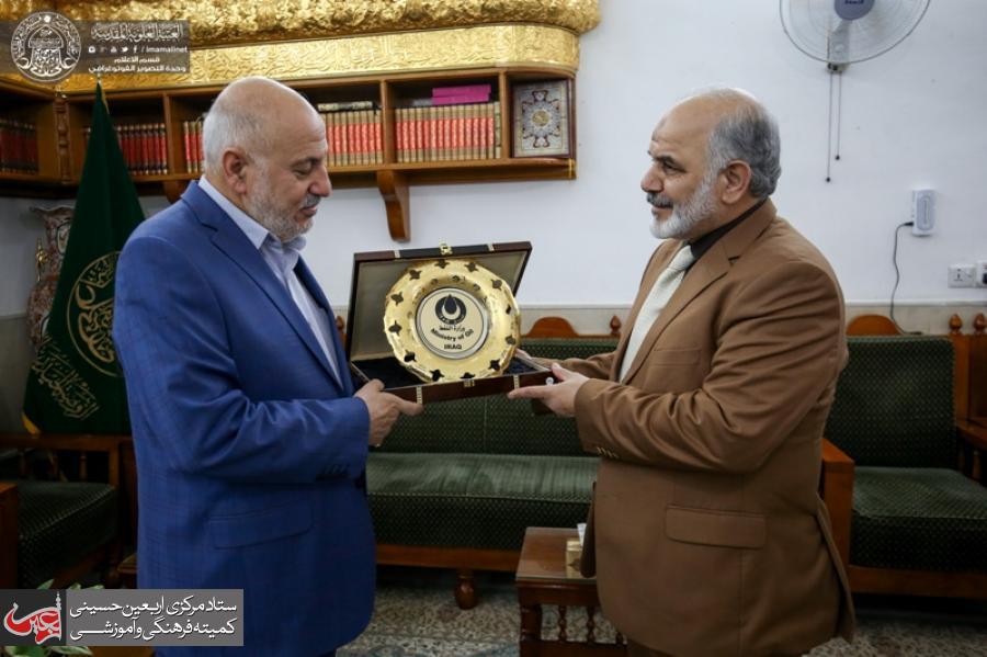 The Iraqi Ministry of Oil Presents an Appreciation Medal for the Administration of the Holy Shrine of Imam Ali (PBUH). 