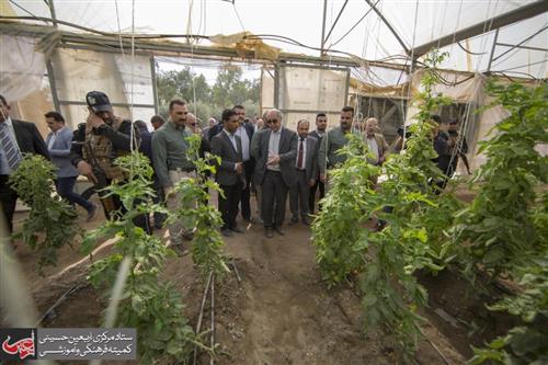 The Iraqi minister of water resources praises the modern irrigation techniques used in the farms of the al-Abbas's (p) holy shrine.