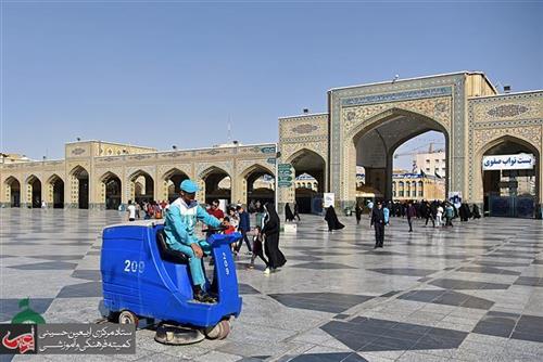 Daily Wash of 450 Thousand Square Meters of Razavi Complex’s Pavements during Karamat Ten Days.