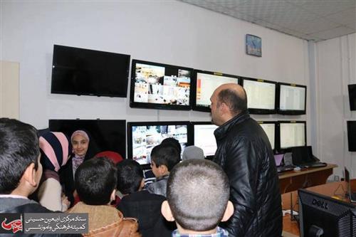 Al-Kafeel Omnnea Company opens its doors to students' scientific trips. 