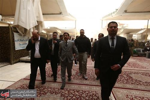 The Governor of the Iraqi Central Bank: The Staffs of the Holy Shrines are Making Strenuous Efforts.