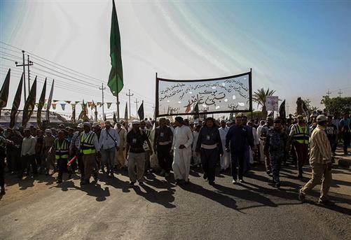 4000 pilgrim procession walk for 500 kilometers to make pilgrimage to Imam Hussein (PBUH)
