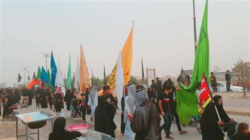 Arbaeen Pilgrims are walking toward Karbala