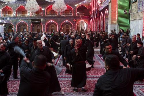 The processions of Fatimi condolences come to the shrine of Aba al-Fadl al-Abbas(PBUH).