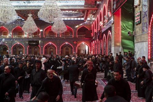 The processions of Fatimi condolences come to the shrine of Aba al-Fadl al-Abbas(PBUH).